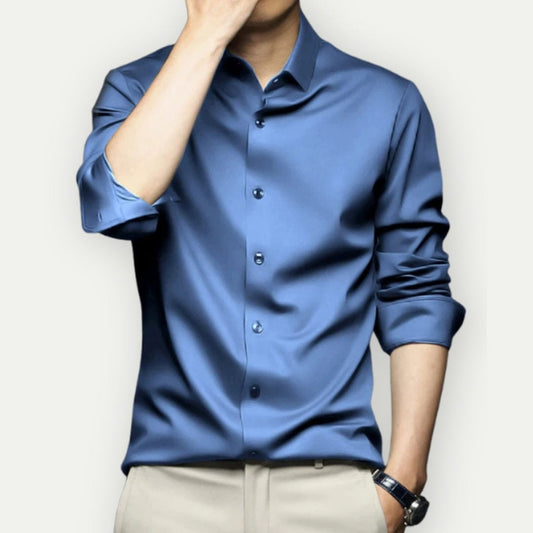 Stryk- och skrynkelfri herrskjorta i modern slim fit