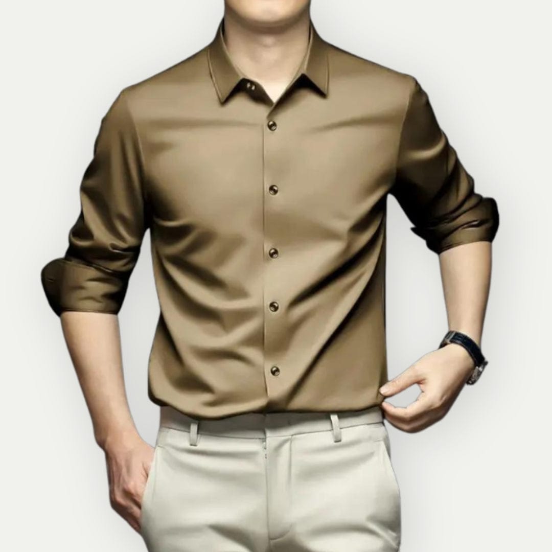 Stryk- och skrynkelfri herrskjorta i modern slim fit